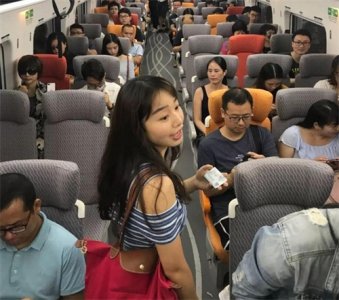 ​高铁上的无座票原来并不是站票，买到无座票，不要全程傻乎乎站着