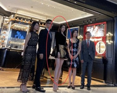 ​173cm的关晓彤腿有多真实？看完原相机的她，不知多少人惊讶掉牙