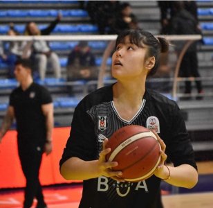 ​小宝回来了！洛杉矶火花交易得到李月汝，土超场均两双征服WNB